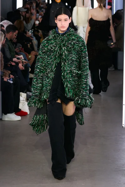 Look 13